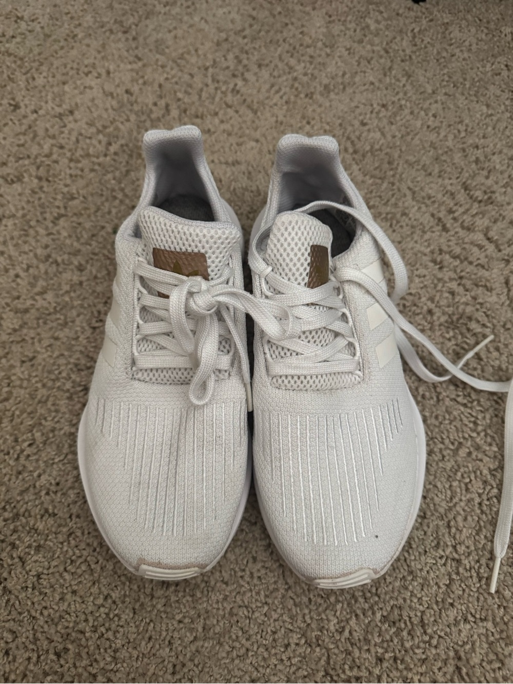 Adidas Swift Run Sneakers Women’s 7